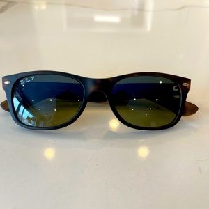 Barely used Ray Ban “New Wayfarer Classic”